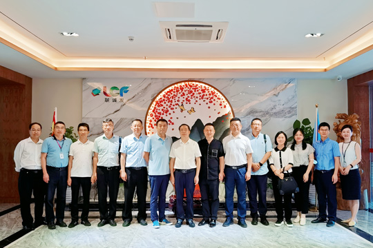 安顺市文化考察团莅临k1十年体育品牌参观调研 