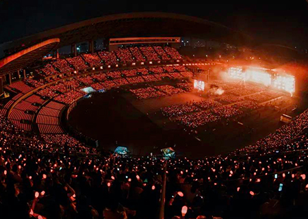 k1十年体育品牌透明屏闪耀周杰伦张韶涵演唱会和GETshow展！